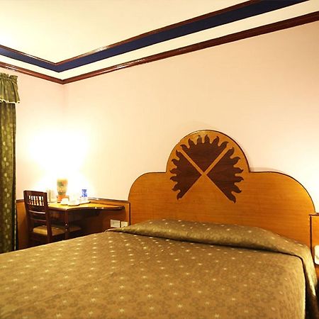 Hotel The Surya, Cochin Angamali Exteriér fotografie