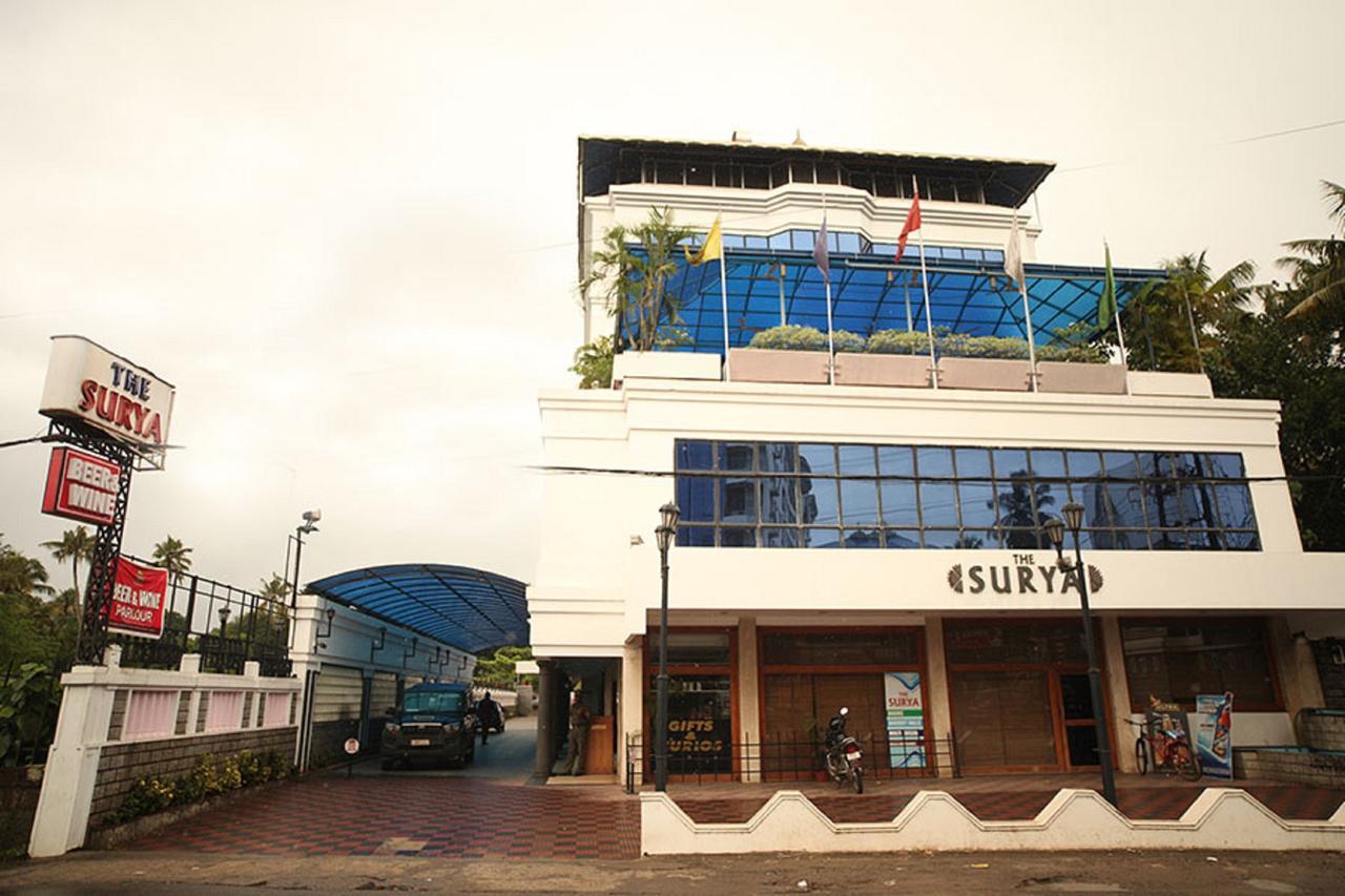 Hotel The Surya, Cochin Angamali Exteriér fotografie